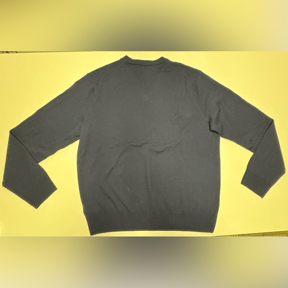 Saks Fifth Avenue 100% Merino Wool V-Neck Sweater Navy Blue New Condition Soft - Picture 8 of 8